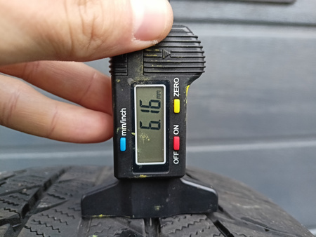 245/50R19 Bridgestone Blizzak LM001 para opon zima 6,6mm nr9566