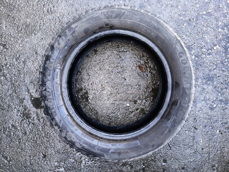 205/60R16 Goodyear Ultragrip 9+ para opon zima 6,6mm nr6255