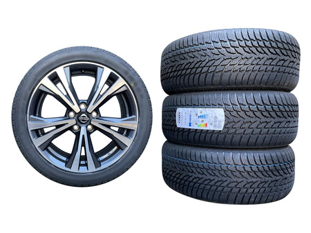 Oryginał koła 225/45R18 Nissan Leaf 5x114,3 et35 Nokian zima nowe