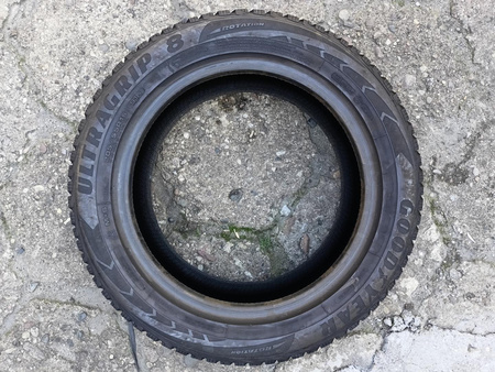 205/55R16 Goodyear UltraGrip 8 opona pojedynka zima 7,7mm P6062