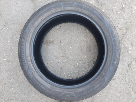 255/50R21 Goodyear UltraGrip Performance komplet opon zima 7,7mm 2329