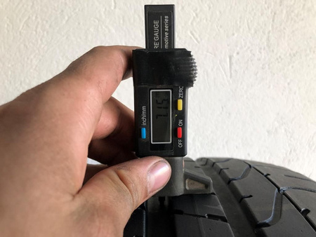 225/35R19 Pirelli Pzero para opon opony letnie 7,1mm nr1910