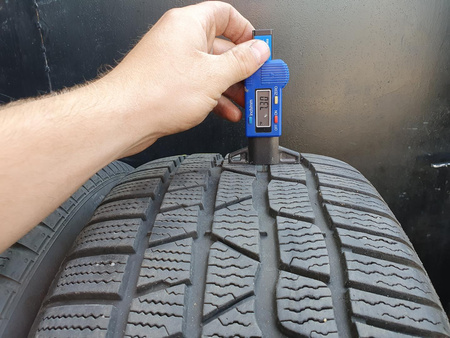 235/45R17 Continental ContiWinterContact para opon zima 7,3mm nr7071