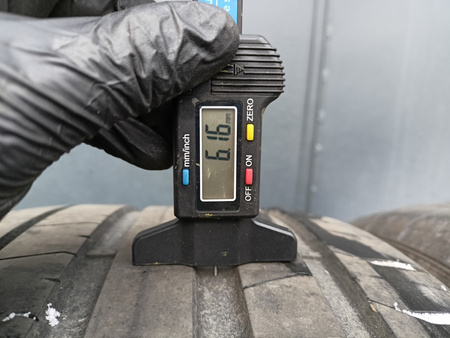 285/45R20 Pirelli PZero PZ4 para opon lato 6,8mm nr2427