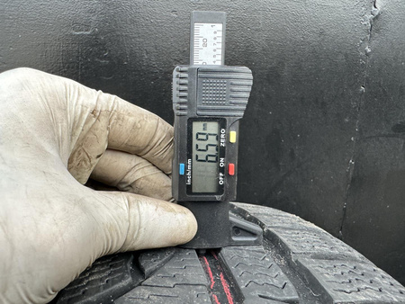 225/45R19 Nokian WR A4 para opon zima 6,5mm nr9502