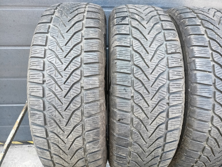 215/65R17 Lassa Competus Winter 2 komplet opon zima 6,1mm nr7333