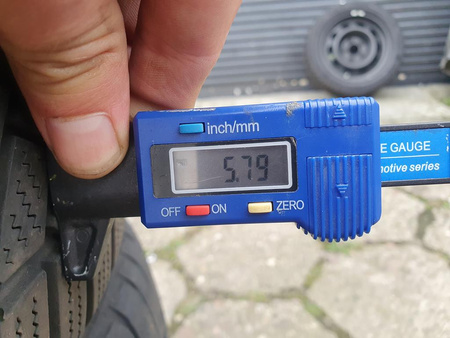 Oryginał koła 195/55R16 BMW 1 F20 F21 E87 3 E46 Continental zima 6,9mm