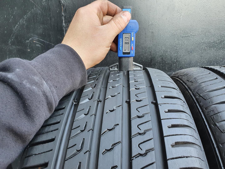 205/45R17 Barum Bravuris 5 HM XL para opon lato 8,1mm nr7021