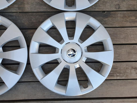 Oryginalne kołpaki 3V0601147 16cali Skoda Fabia Octavia Superb