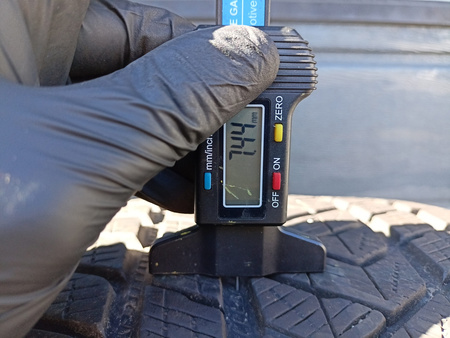 285/35R22 Pirelli Scorpion Winter opona pojedynka zima 7,4mm P297