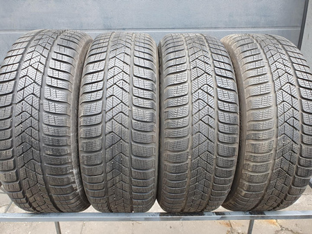 205/60R16 Pirelli Sottozero 3 XL komplet opon zima 7,8mm nr6008