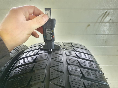 225/55R17 Falken HS449 Eurowinter para opon zima 5,2mm nr7491