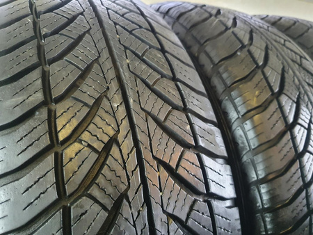 205/60R16 Goodyear Ultragrip 8 RSC komplet zima 7,1mm nr6455