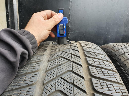 255/60R18 Pirelli Scorpion Winter komplet opon zima 6,1mm nr8536