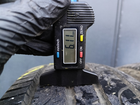 215/70R17 Yokohama Geolandar SUV komplet opon lato 6,8mm nr7285