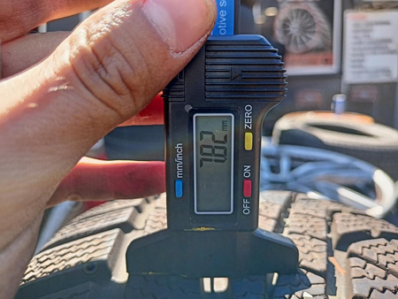 215/65R16 Pirelli Sottozero Winter 210 opona zima 7,8mm P6070