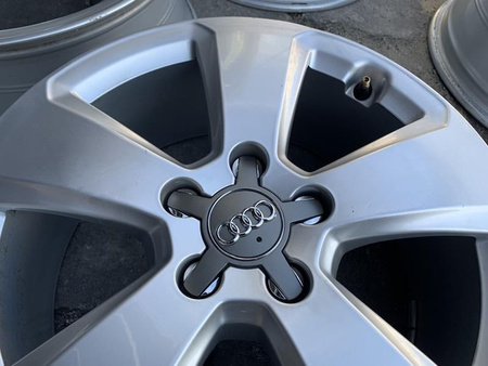 Oryginał felgi 17cali 8V0 AUDI A3 S3 et43 5x112