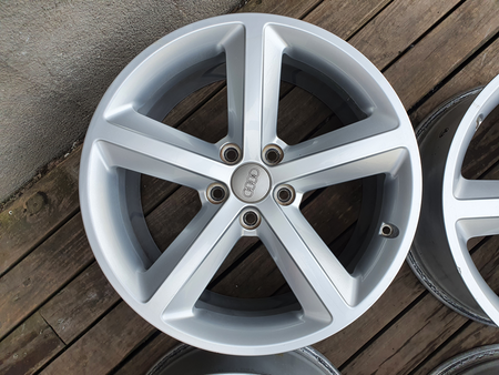 Oryginał felgi 18cali Audi 8K0 A4 B7 B8 B9 A3 S3 A6 C6 Q3 S-Line