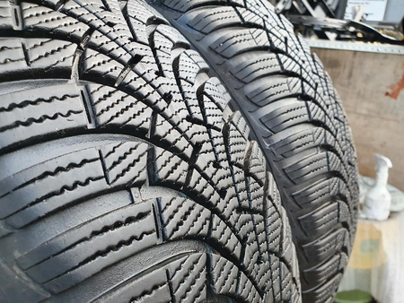 205/60R16 Goodyear Ultragrip 9+ para opon zima 7,0mm nr6075