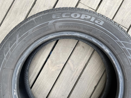 175/65R15 Bridgestone Ecopia Ep25 para opon lato 5,5mm nr5093
