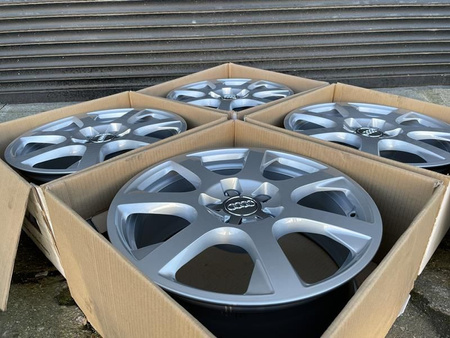 Oryginał Felgi 17cali 8R0 AUDI Q5 S-LINE 8R A4 B8 B9 A5 A6 C6 C7