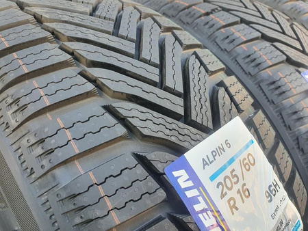 205/60R16 Michelin Alpin 6 XL para opon zima nowe nr6553A
