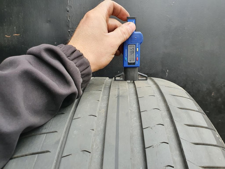 265/50R19 Pirelli P Zero XL opona pojedynka lato 4,6mm P945