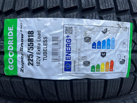 Oryginał koła 225/55R18 Nissan Stagea X-Trail x-treme Goodride zima