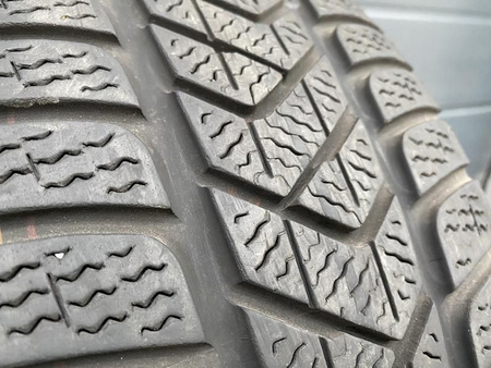 225/50R17 Pirelli Sottozero 3 XL jedna opona zima 5,9mm nrP175