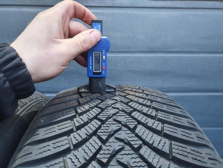 225/45R18 Falken Eurowinter HS01 komplet opon zima 7,9mm nr8367