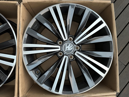 Felgi aluminiowe 18cali 5NN Skoda Octavia Superb Karoq Kodiaq