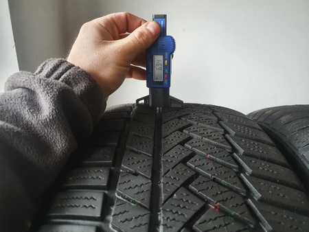 225/55R17 Continental WinterContact para opon zima 7,8mm nr7576