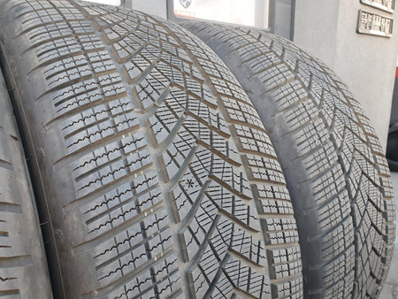 255/50R21 Goodyear UltraGrip Performance komplet opon zima 7,7mm 2329