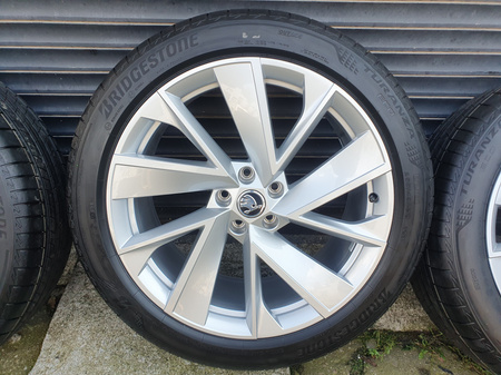 Oryginał koła 235/50 255/45 20cali Skoda 5LA Enyaq Bridgestone lato