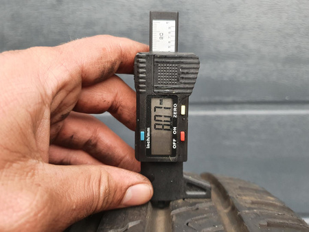 225/40R19 Barum Bravuris 5HM para opon lato 8,0mm nr9530