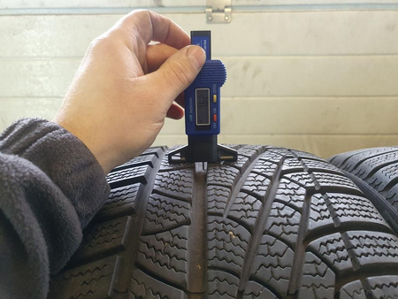 255/45R18 Pirelli Sottozero Winter 240 komplet opon zima 7,6mm 8319