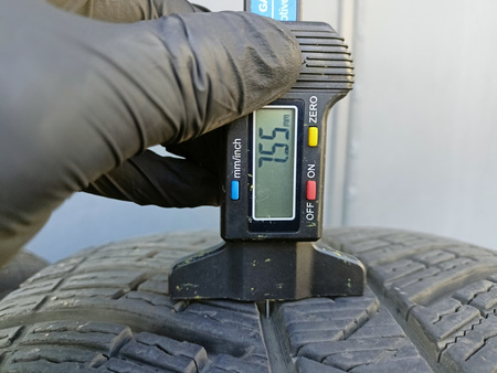 255/55R19 Michelin Pilot Alpin 5 SUV XL para opon zima 7,5mm nr9564A