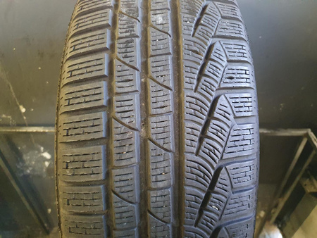 225/55R17 Pirelli Sottozero 2 opona pojedynka zima 7,7mm P788