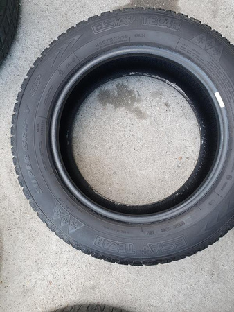 215/60R16 Esa + Tecar Super Grip 7 komplet opon zima 7,6mm nr6146