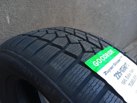 Oryginał koła 225/60R18 Nissan Rogue X-Trail 5x114,3 Goodride zima