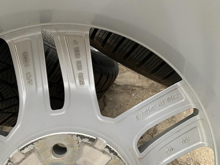 Oryginał felgi aluminiowe 17 cali Audi A4 B8 B9 8W0 ET42