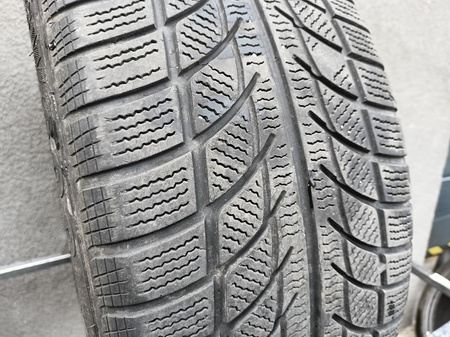 245/45R19 Goodride SW608 opona pojedynka zima 4,6mm P977