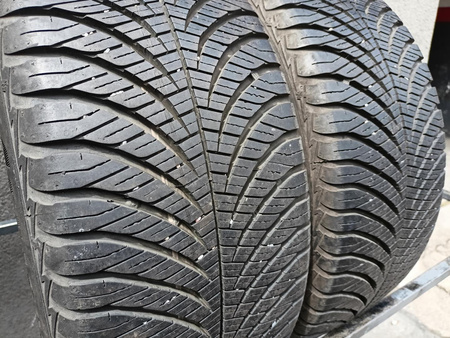 215/45R16 Goodyear Vector 4Seasons Gen2 opony całoroczne 8,3mm nr6169