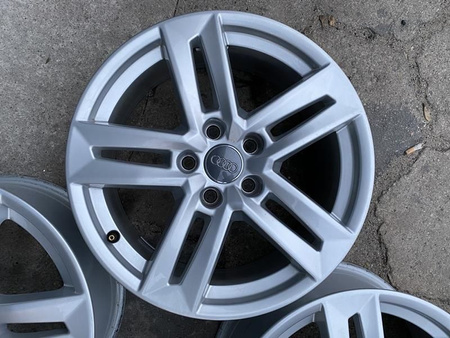 Oryginał felgi aluminiowe 17 cali Audi A4 B8 B9 8W0 ET42
