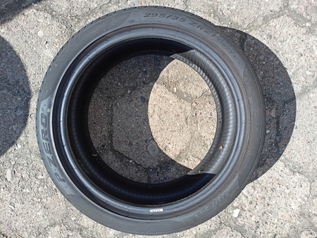 295/35R21 Pirelli PZero XL para opon lato 5,3mm nr2442