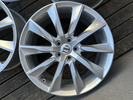 Oryginał felgi 18cali Volvo S60 S90 V40 V60 V90 XC90 5x108