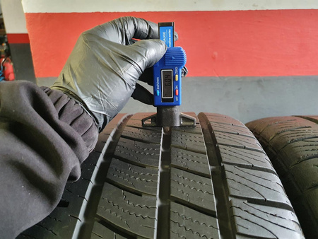 225/55R17C Goodyear Cargo Vector 2 BUS komplet opon zima 7,0mm nr7931