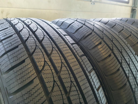 215/60R17 Imperial Snowdragon 3 Ice-Plus S210 komplet zima 8,0mm 7525