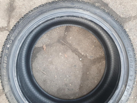 225/40R18 Goodyear Ultragrip 8 komplet opon zima nowe nr8286