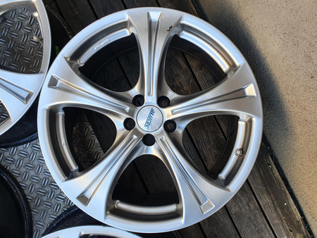 Felgi 18cali Audi A3 S3 Skoda Rapid Volkswagen Golf